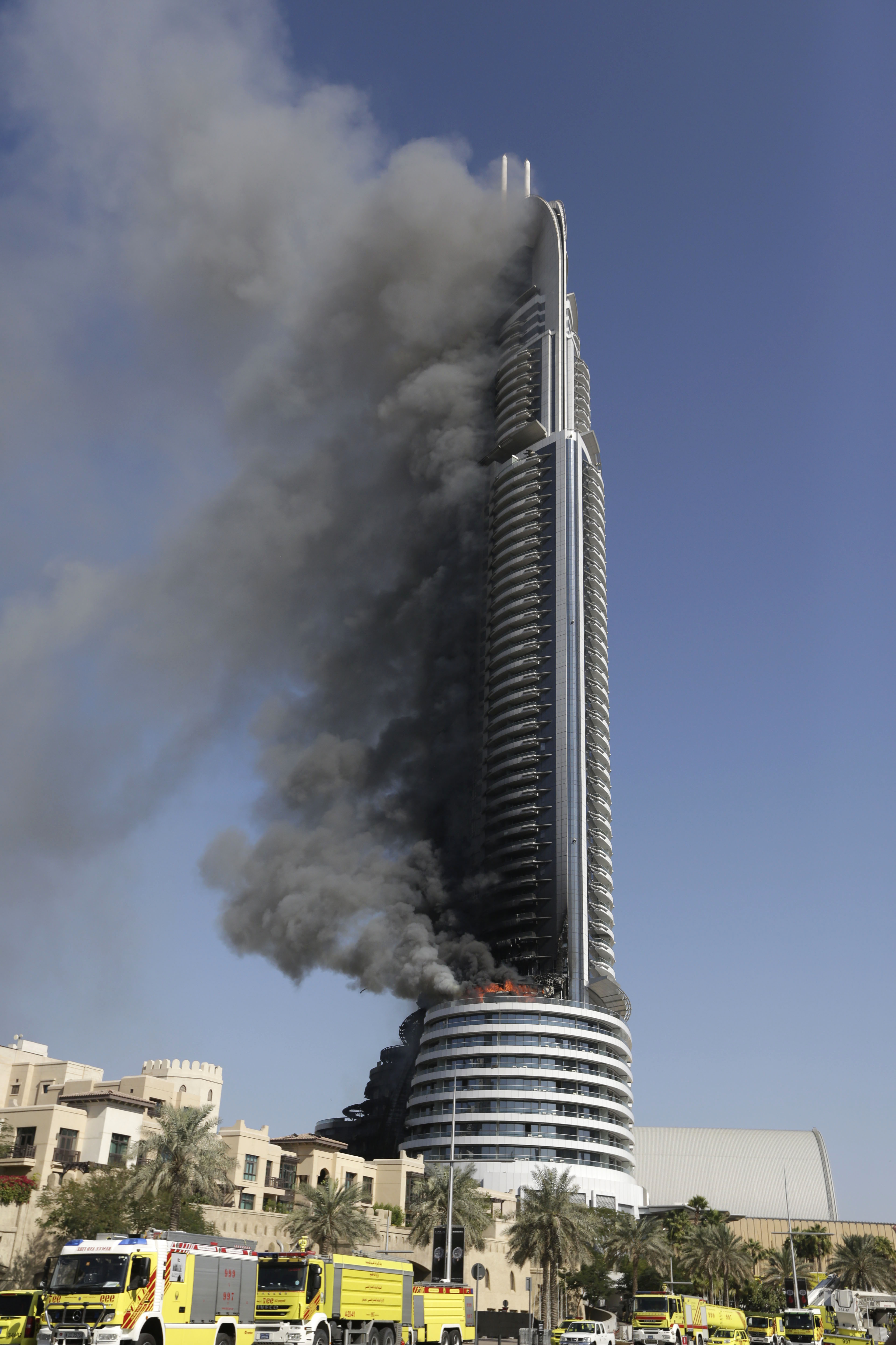New Year's Eve skyscraper fire in Dubai smolders into 2016 - The Blade