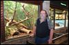 Artist refurbishes zoo’s murals