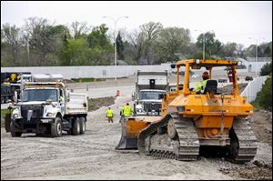 Temporary ramp work takes place at Central Avenue along I-280. Work has gone faster than anticipated, ODOT says.