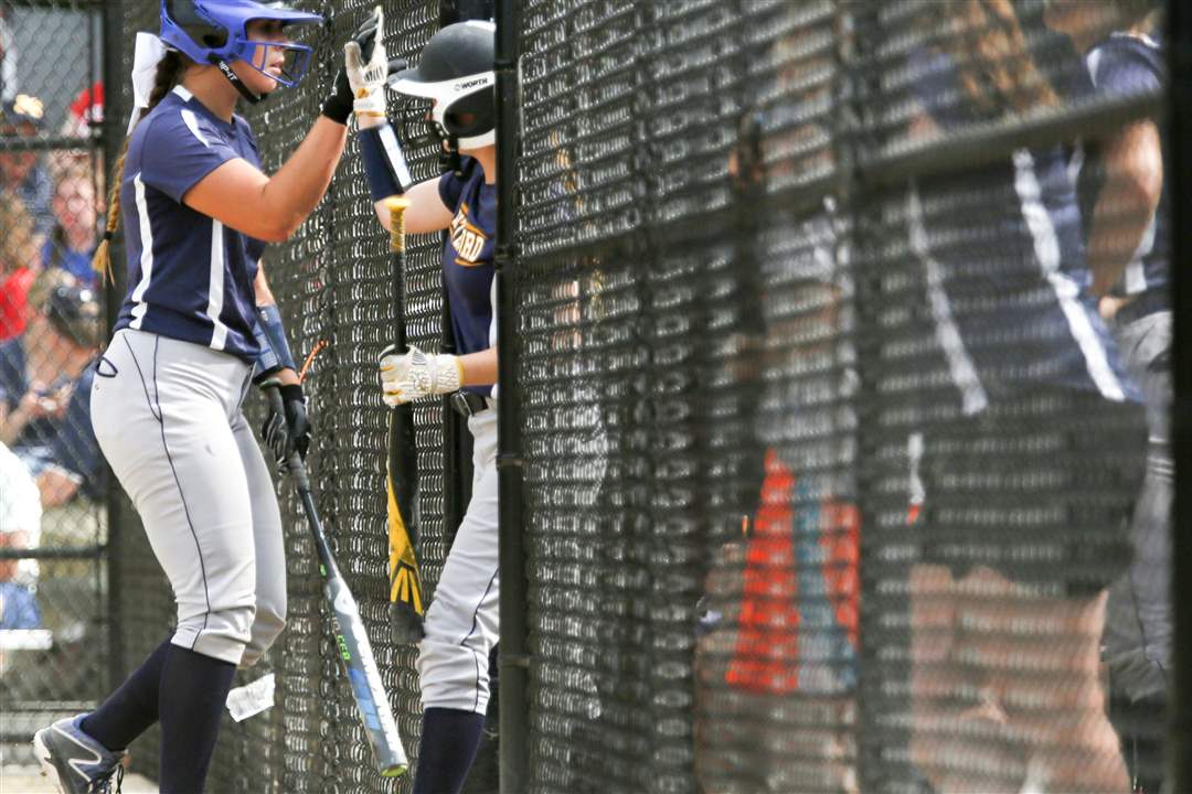 SPT-WhitefordSoftball15pLindsey