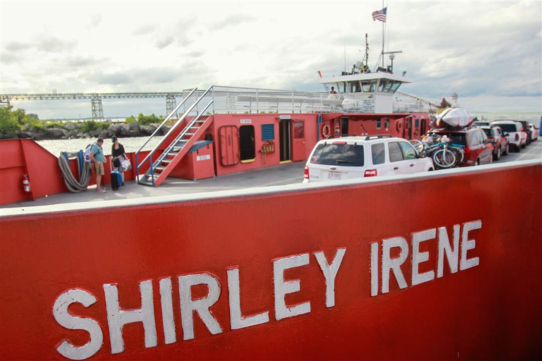 FERRIESxx-Kelleys-Island-Ferry-boat-named-the-Shirley-Irene