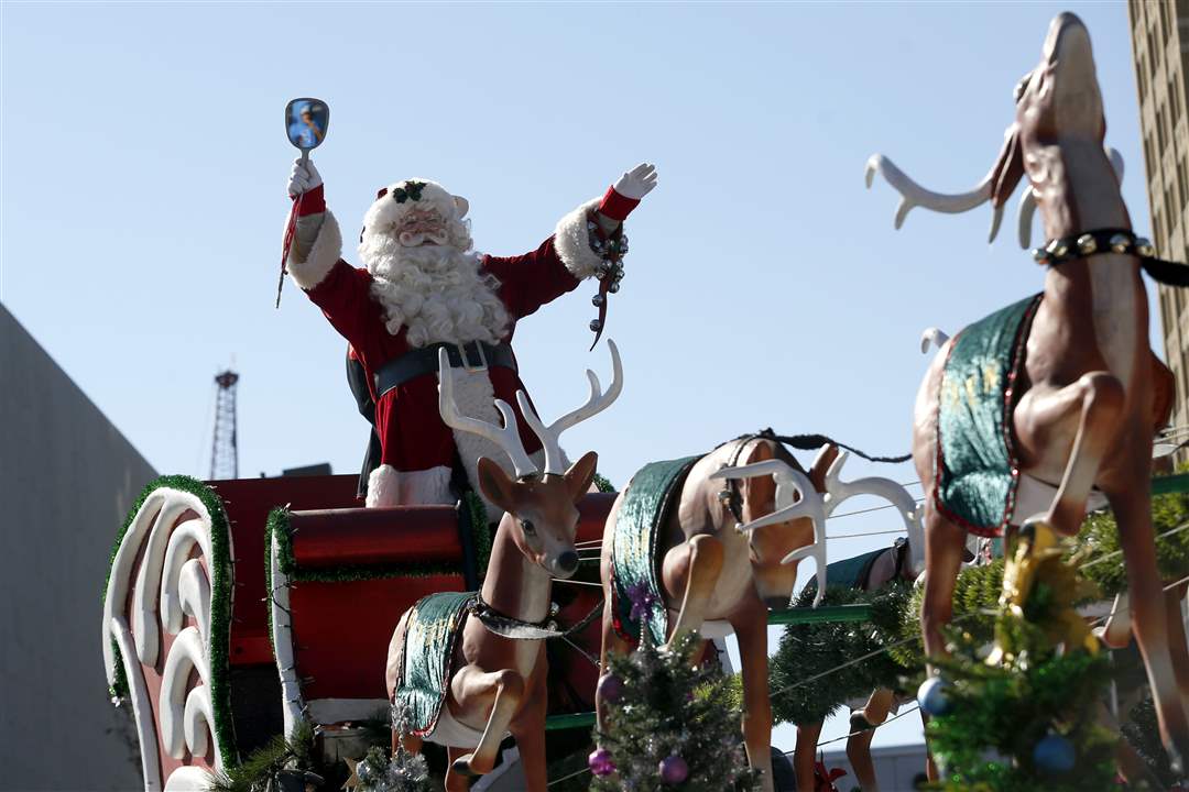 CTY-PARADE13Santa2