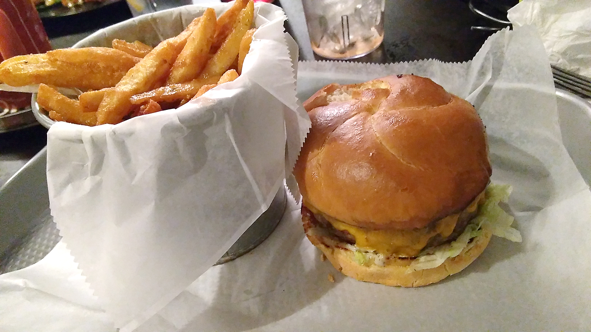 Mason Jar shines a spotlight on burgers The Blade