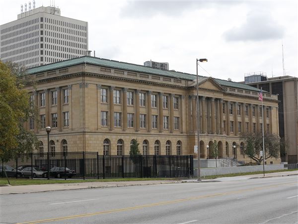 Michigan man indicted, accused of robbing banks in West Toledo, Michigan