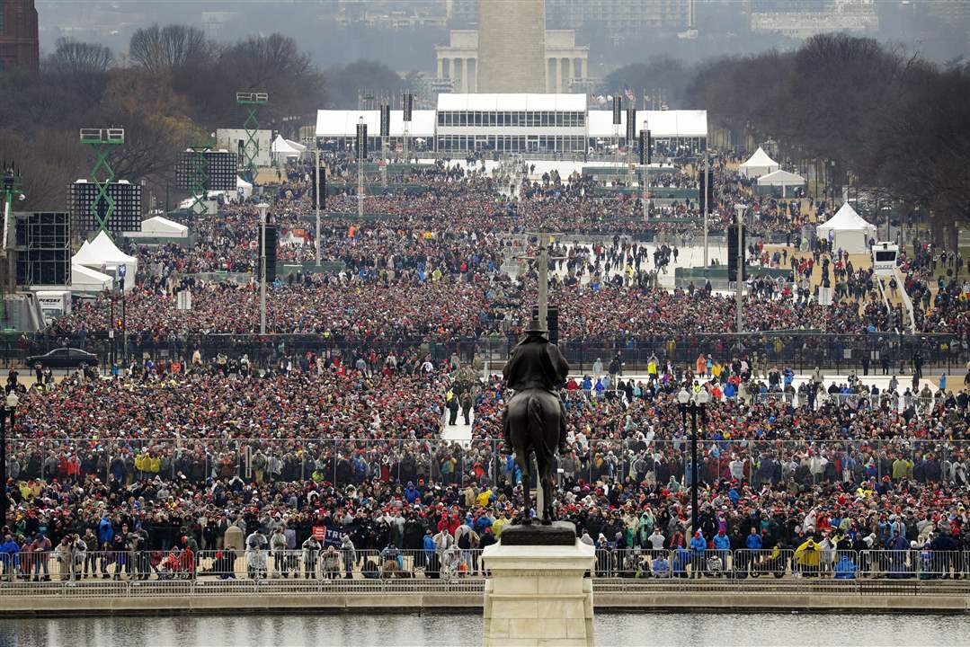 Trump-Inauguration-crowd-arrives