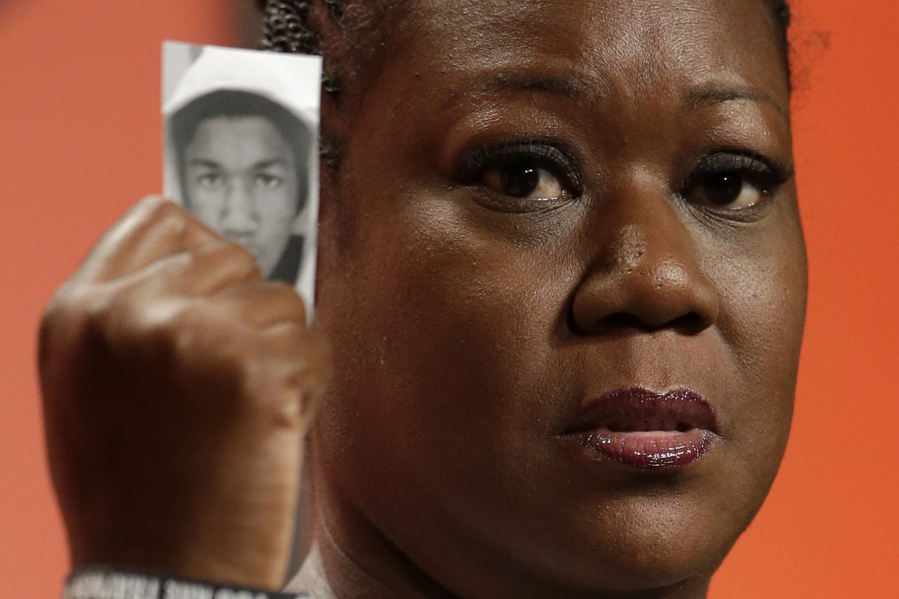 Trayvon Martin's parents write book on 5-year anniversary - The Blade3000 x 1999