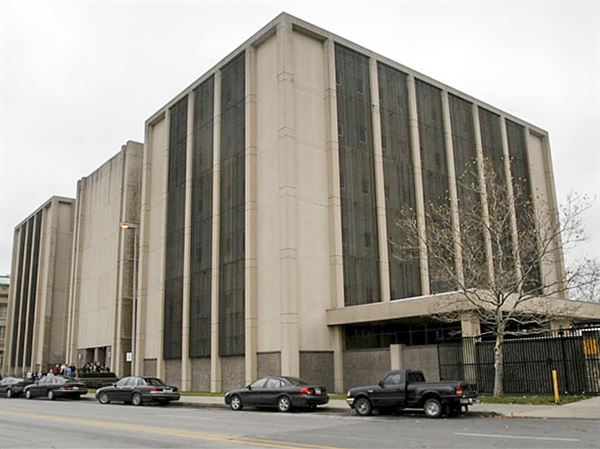 Lucas County jail staff disciplined after inmates engage in sexual relations