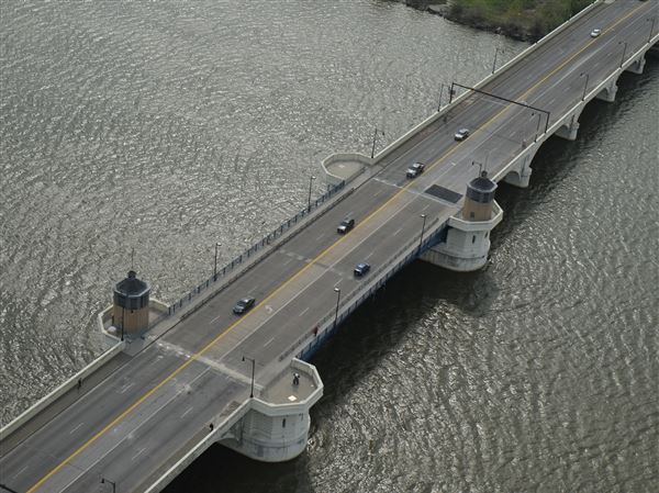 Computer issue temporarily closes MLK Bridge