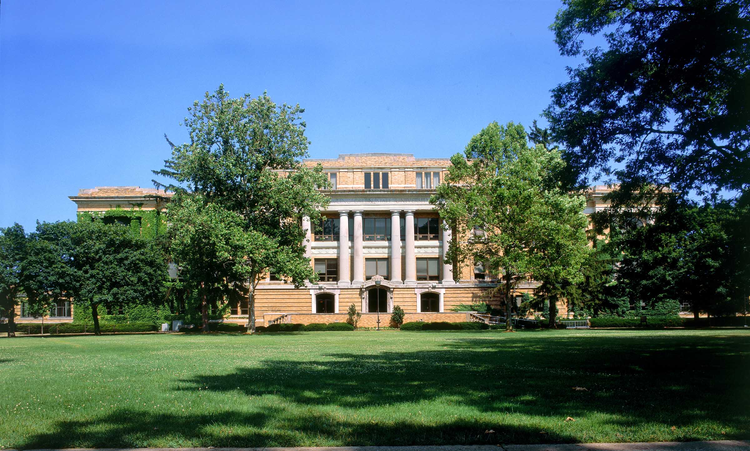 University Hall At Bowling Green State University.JPG