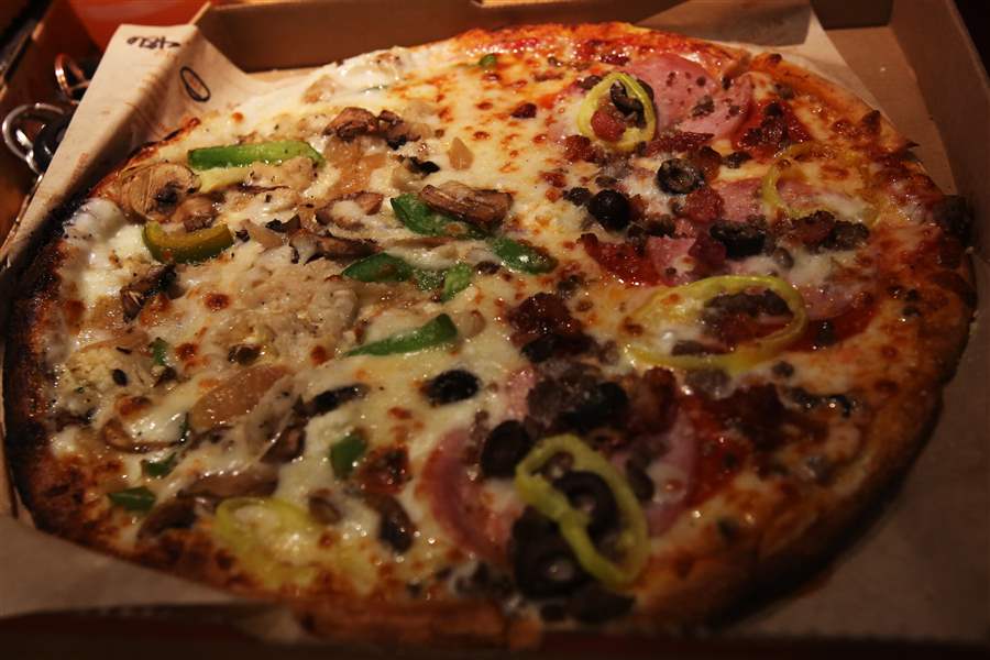 Free pizza draws a crowd to new shop in West Toledo The Blade
