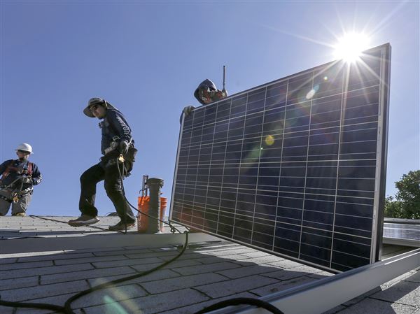 Toledo officials question solar panel project delay