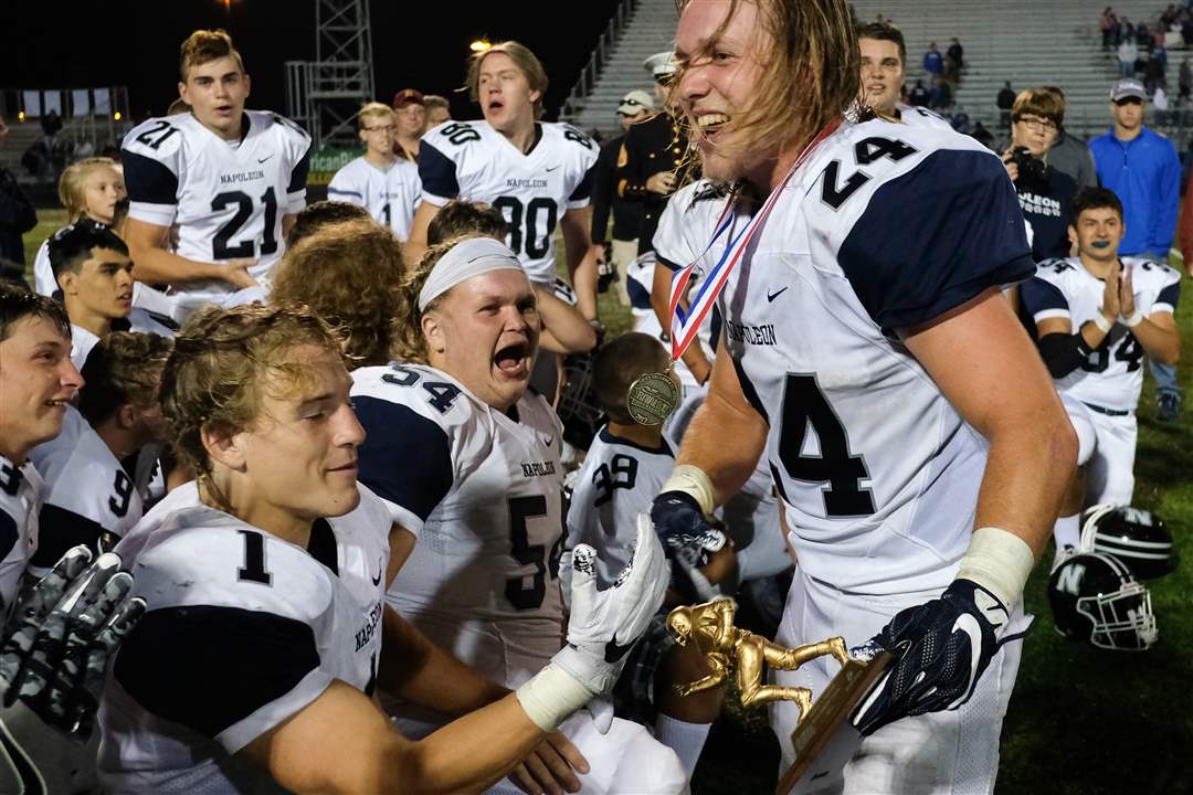 IN PICTURES Napoleon 21, Defiance 7 The Blade