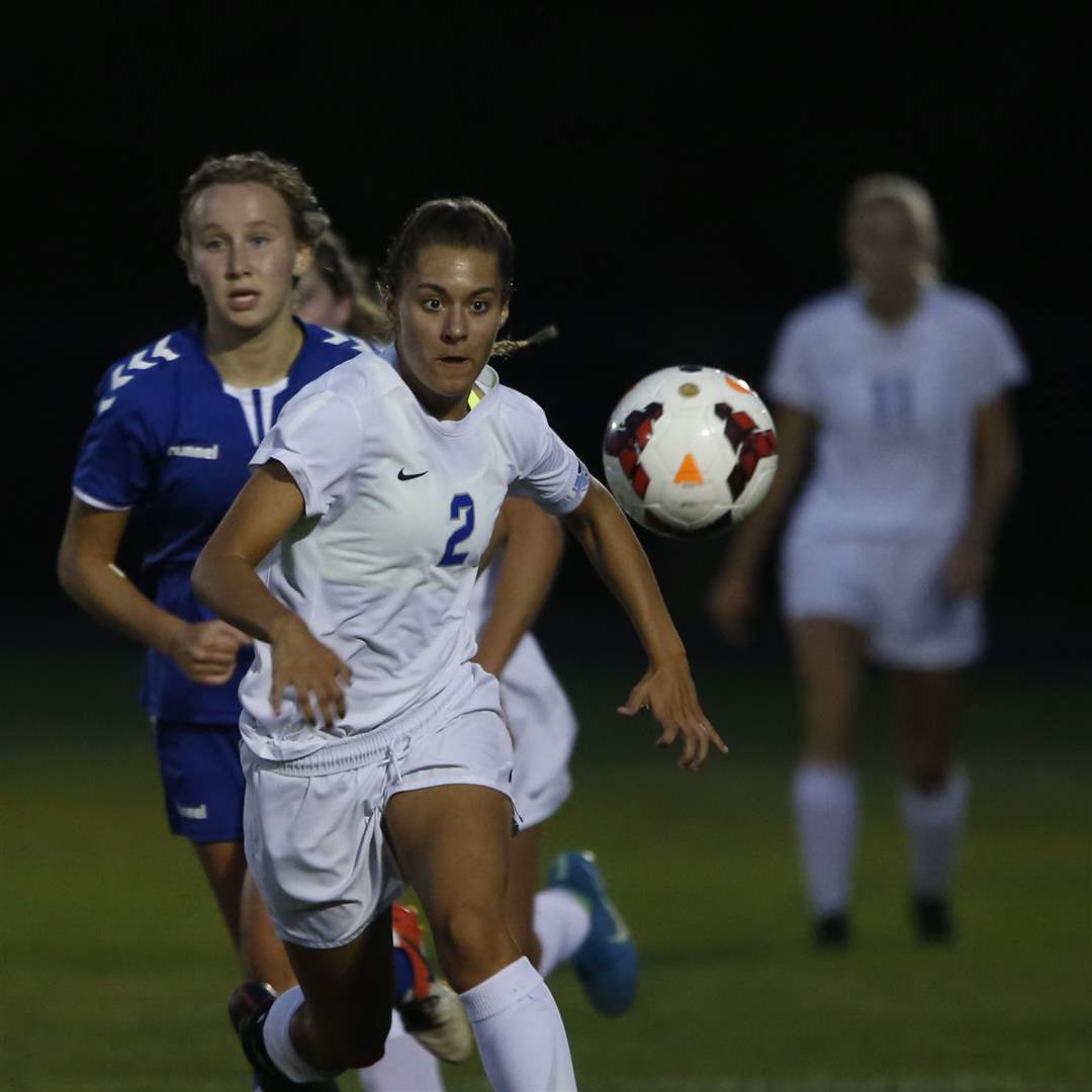 SPT-GirlsSoccer12p-1