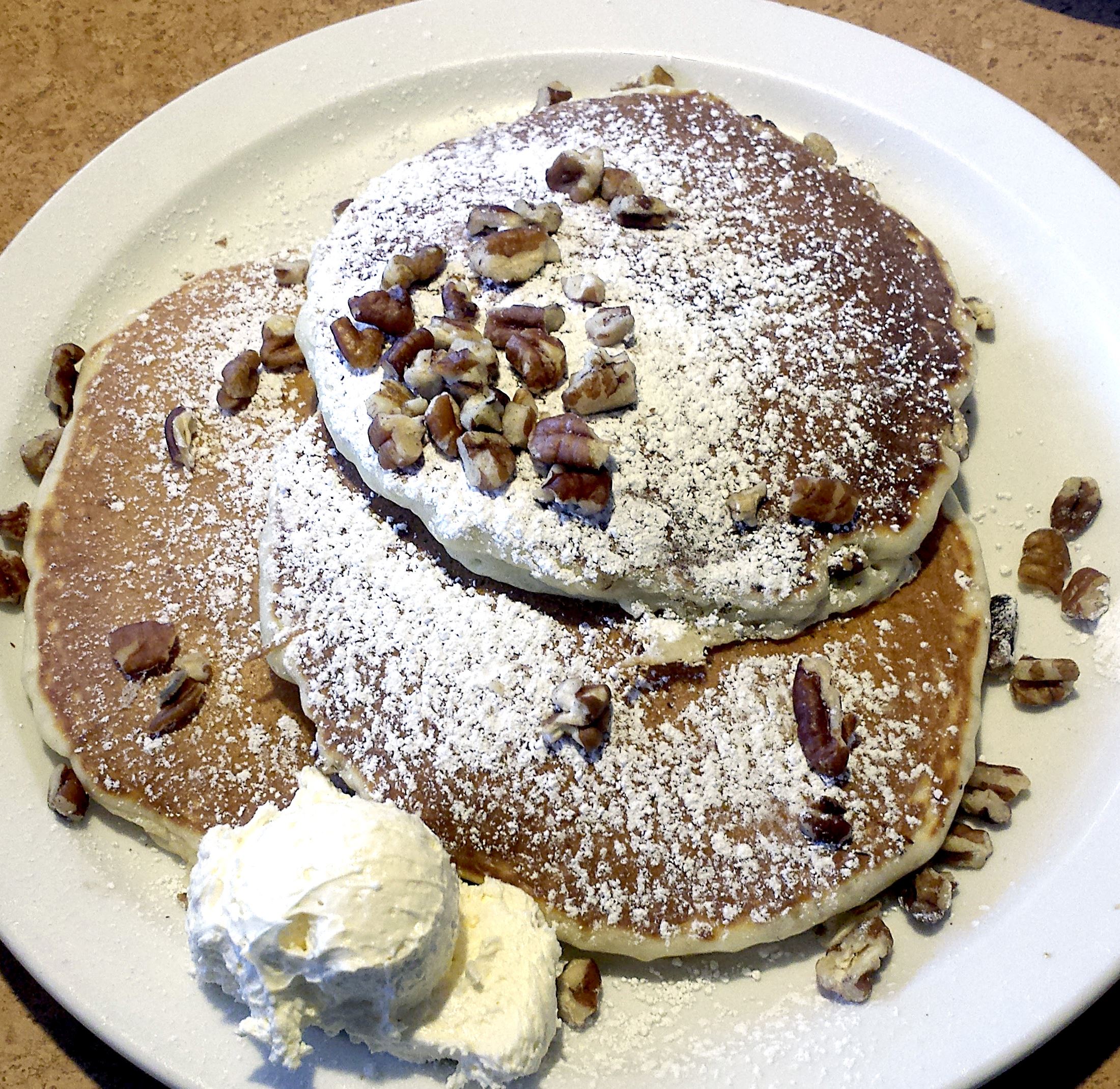 Flapjacks rule at Uncle John’s Pancake House The Blade