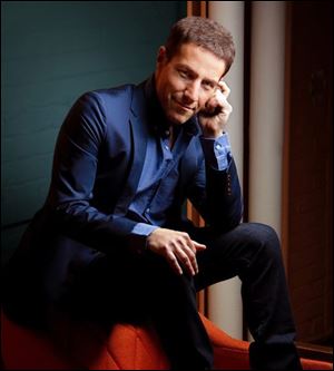 Jim Brickman brings his holiday concert tour to Toledo on Sunday.