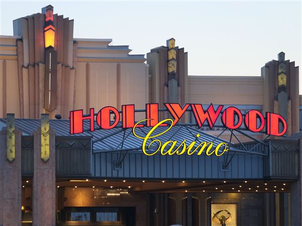 Hollywood Casino hosts Cinco de Mayo bash