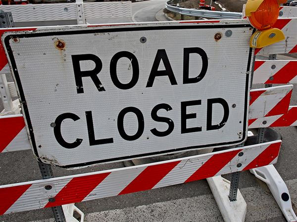 Underground smoke closes lanes on Summit Street downtown