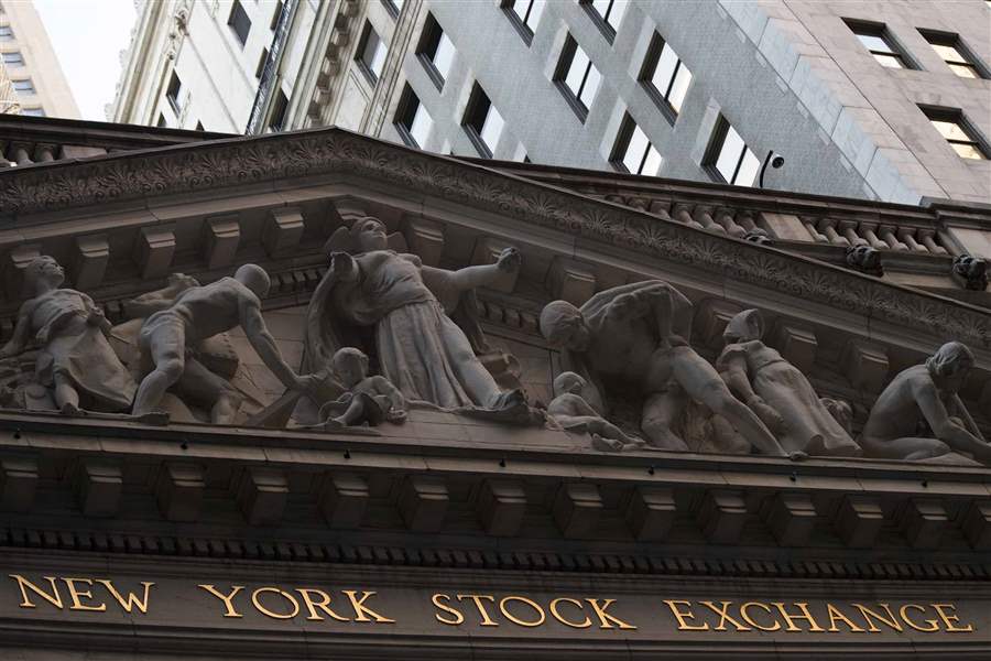 Financial-Markets-Wall-Street-1426