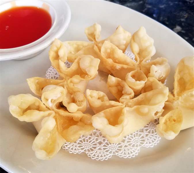 Crab-rangoon-at-New-Empire-Chinese-Restaurant