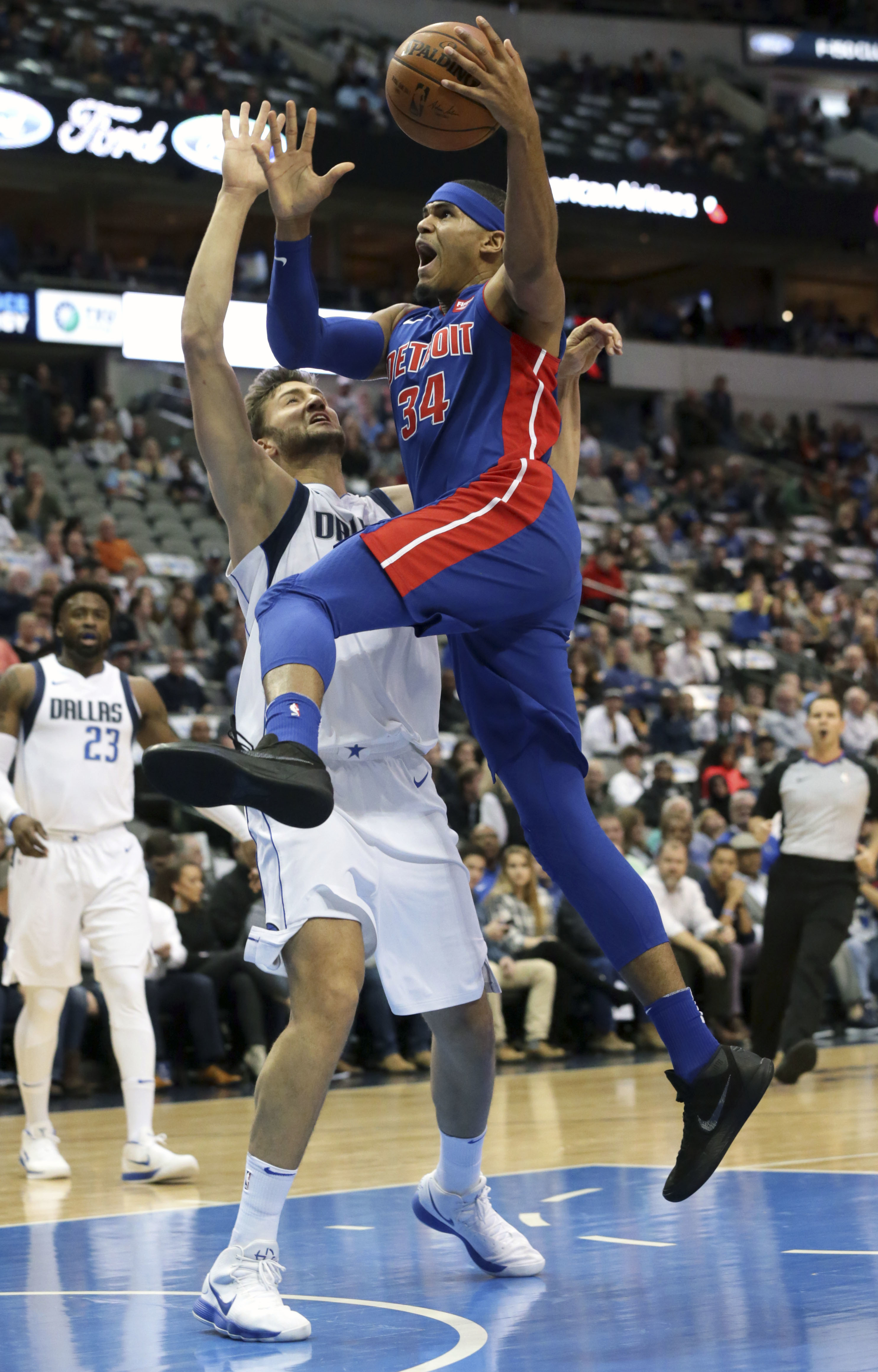 Barnes scores 25, Mavs top Pistons The Blade