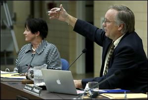 Washington Local School board president David Hunter shuts down public comments regarding the ban of Patrick Hickey.