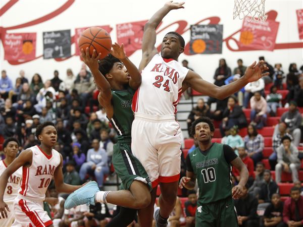 PHOTO GALLERY: Start boys beat Rogers to take City League lead