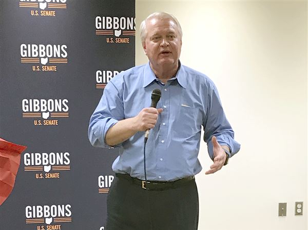 U.S. Senate hopeful Mike Gibbons speaks to Oregon Republicans