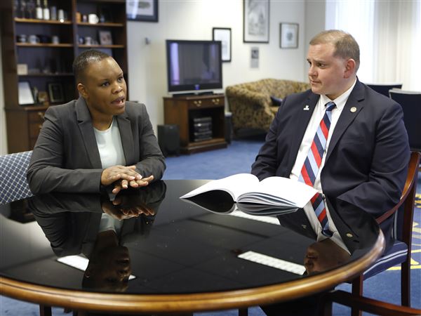 Setting records: Mayor Kapszukiewicz has most female staff in Toledo's history