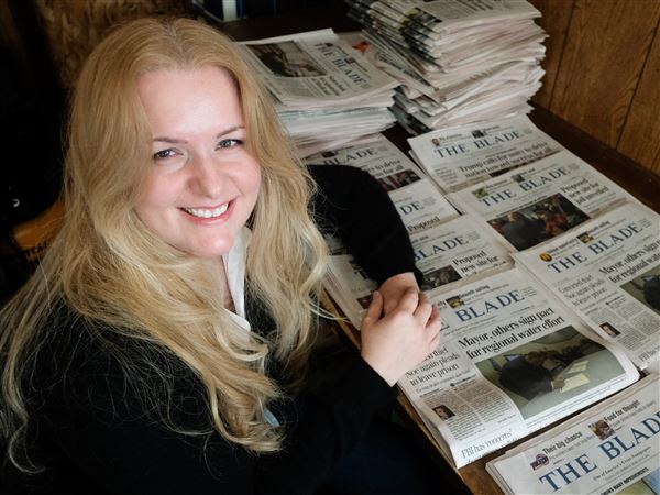 Pemberville woman named newspaper carrier of the year in Ohio