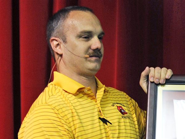 Community rallies around family of Florida school shooting victim