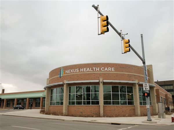 Letter carrier saves medical facility from vandalism