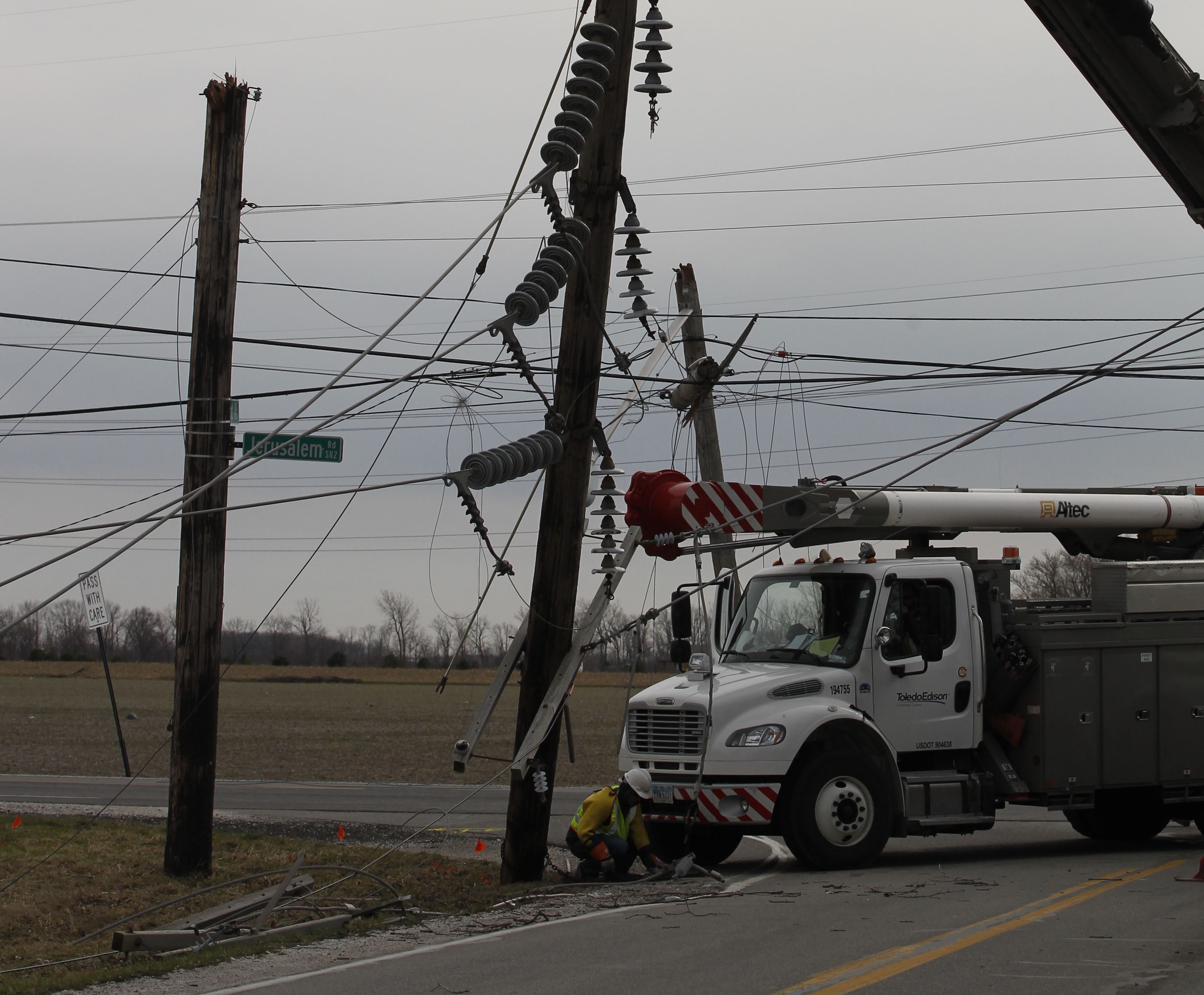 Fallen wires block Anthony Wayne Trail in Maumee - The Blade