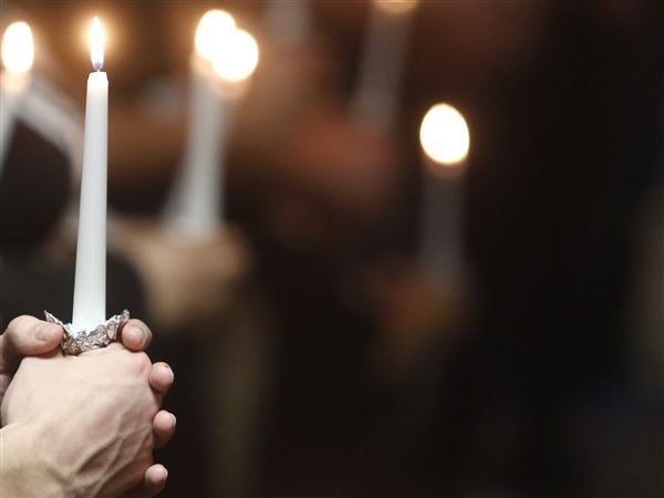 Sylvania Schools' vigil for Fla. victims ignites a glimmer of hope