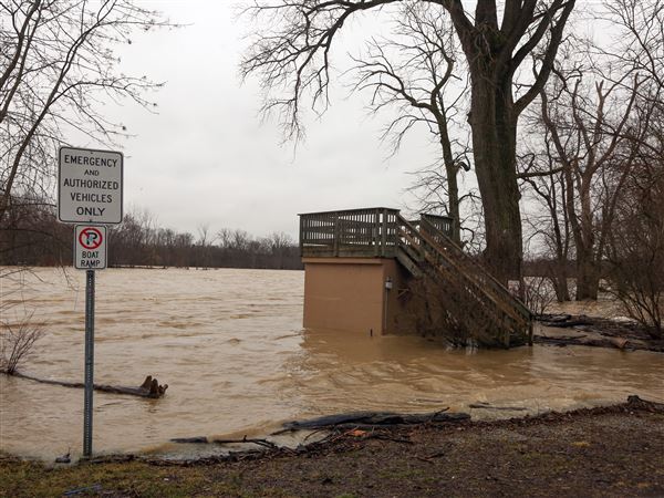 Flooding's impact to gradually ease for Tiffin, St. Joseph rivers