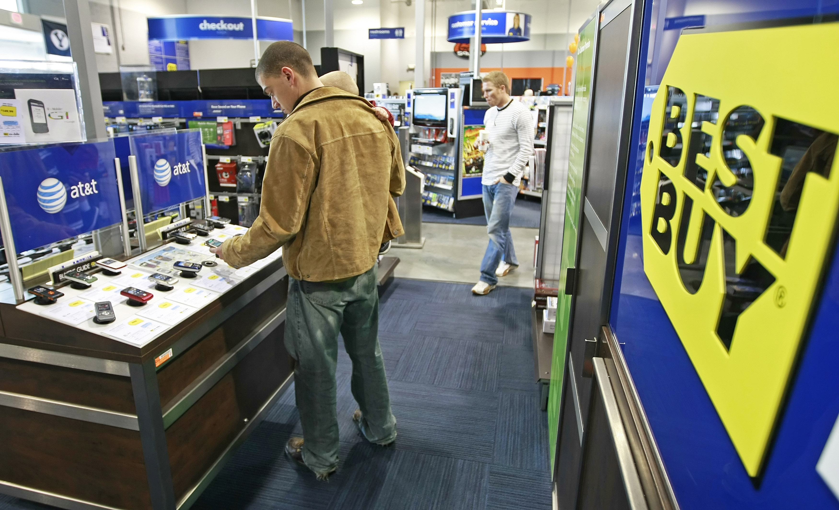 Best Buy to close mobile phone stores, including one at Franklin Park