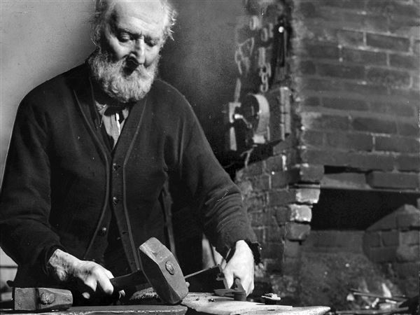 Old-school craftsmanship from Genoa blacksmith