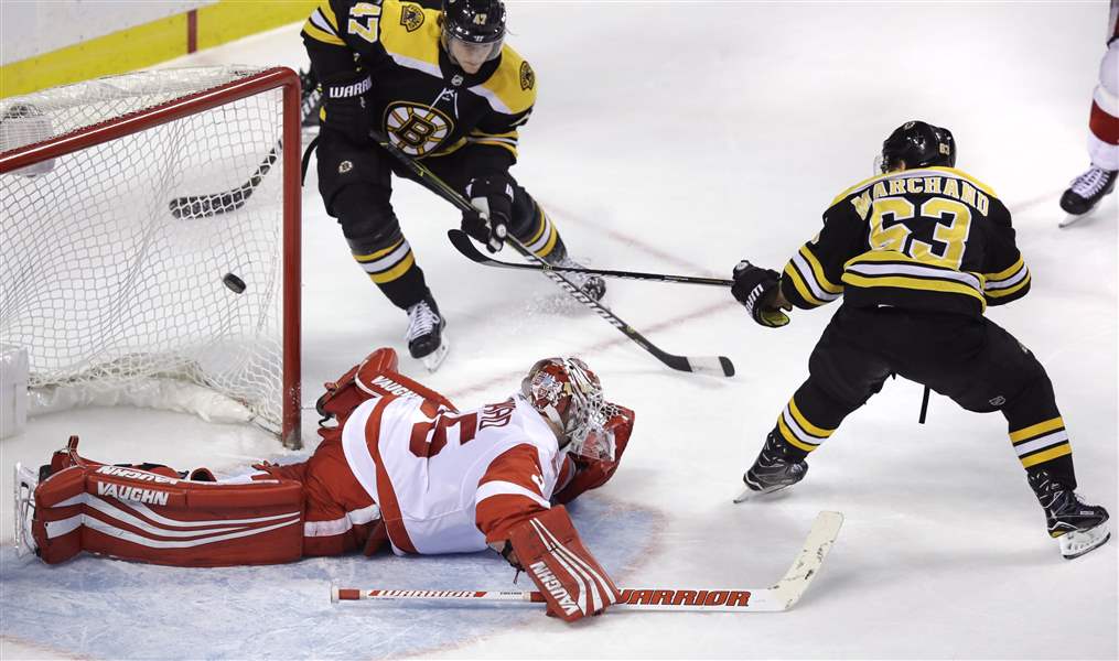 APTOPIX-Red-Wings-Bruins-Hockey-1-1