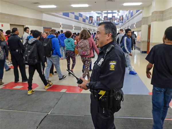 Relationship between students, police is mutually beneficial