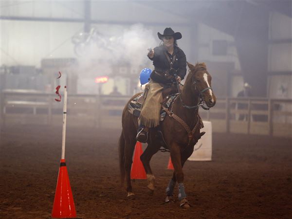 Cowboys shoot straight for military fund-raiser
