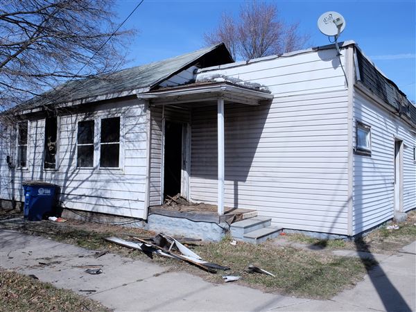 Toledo fire, police probe suspected arson series