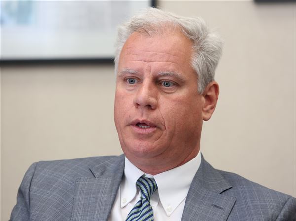 Maumee administrator reprimanded for criticizing judge