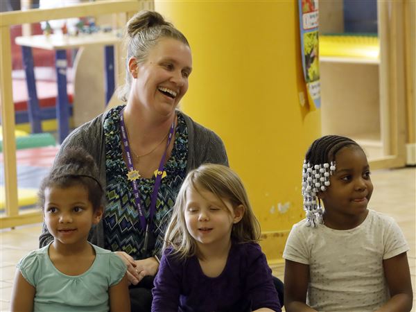 Toledo Head Start's Heather Davis-Harris honored as 'Teacher Hero'