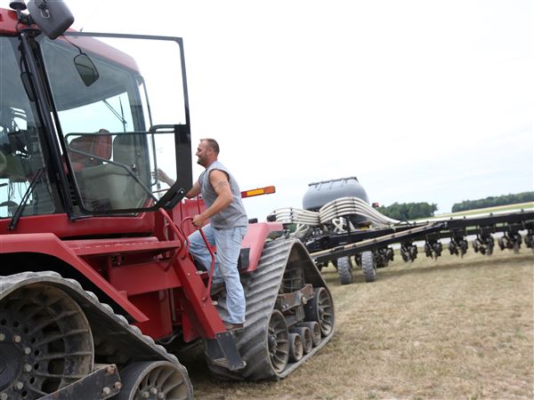 Running out of Lake Erie options, Ohio looks to get tougher on farmers
