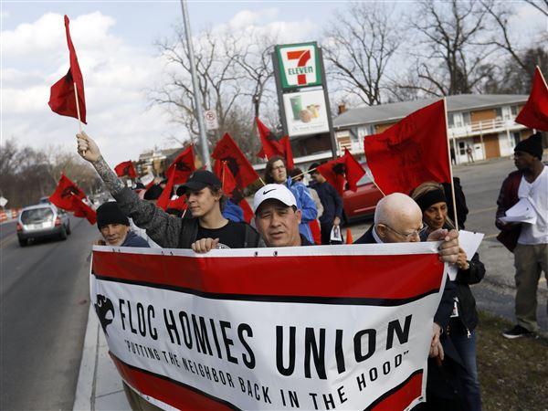 PHOTO GALLERY: FLOC takes part in boycott of VUSE e-cigarettes