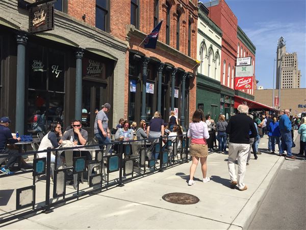 Fans flock to downtown for Mud Hens' opening day