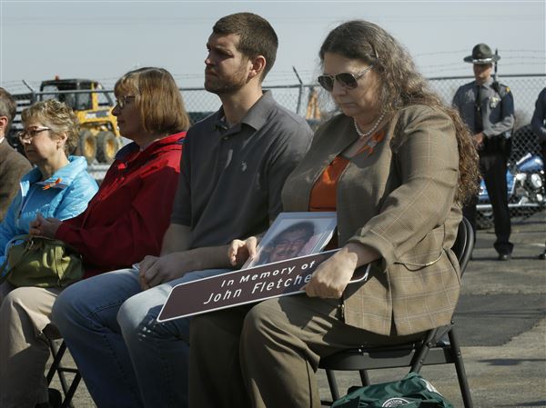 Ohio Turnpike memorializes killed workers with safety message