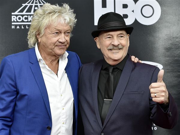 Fans pack Rock Hall induction ceremony