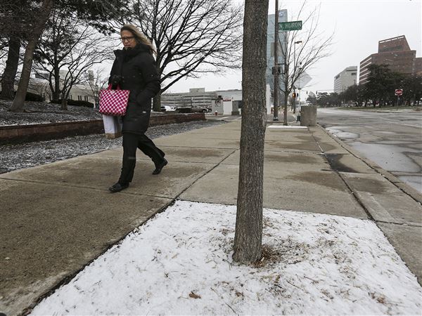 S'no foolin' — Toledo gets a late-season snowfall, and more is on the way