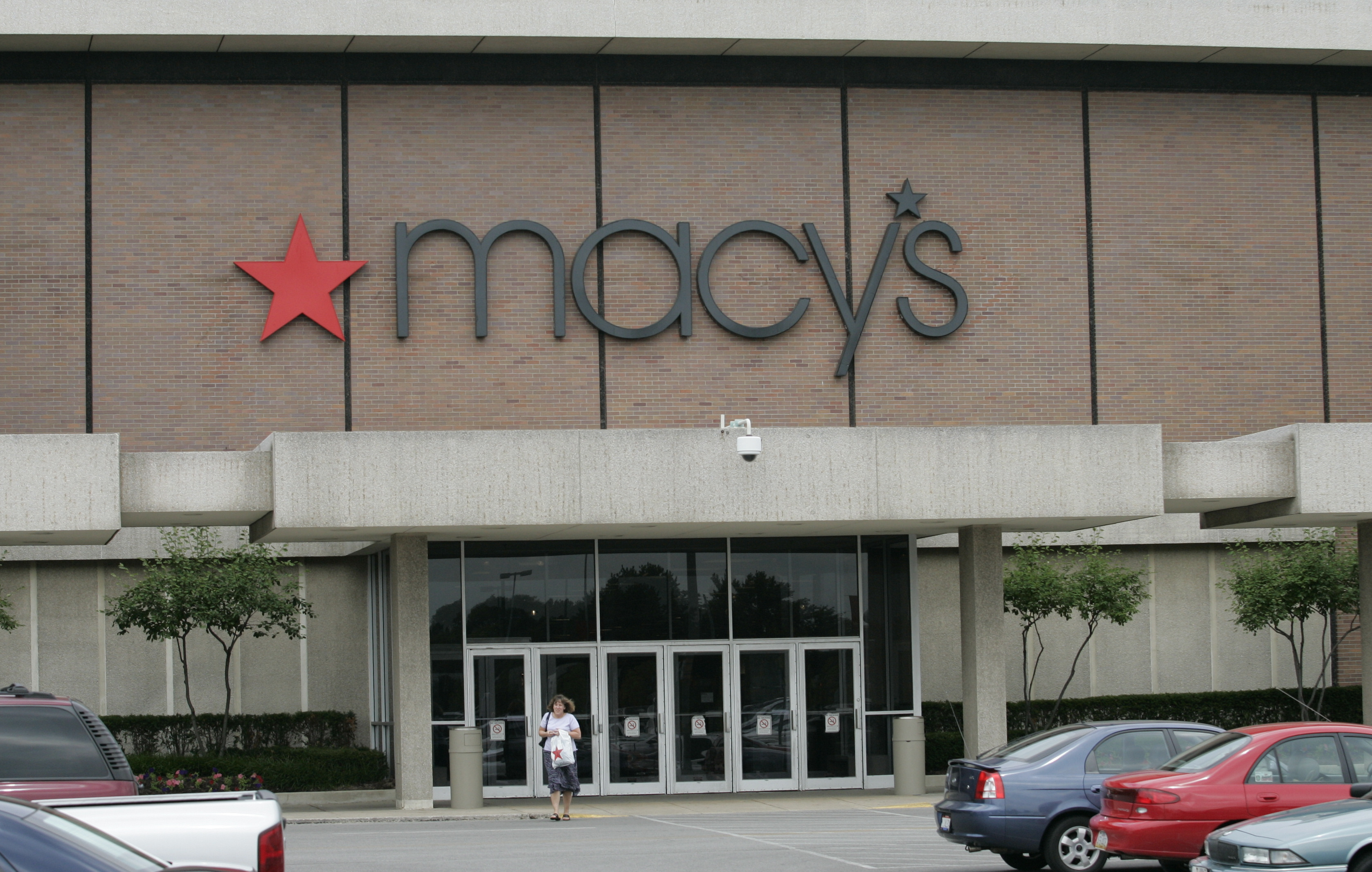 Macy&#39;s to open discount outlet store within a store at Franklin Park - The Blade