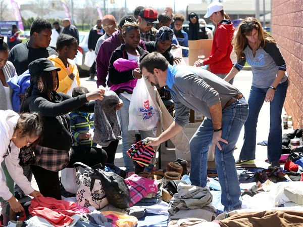 Community Giving Day provides food, clothing to those in need